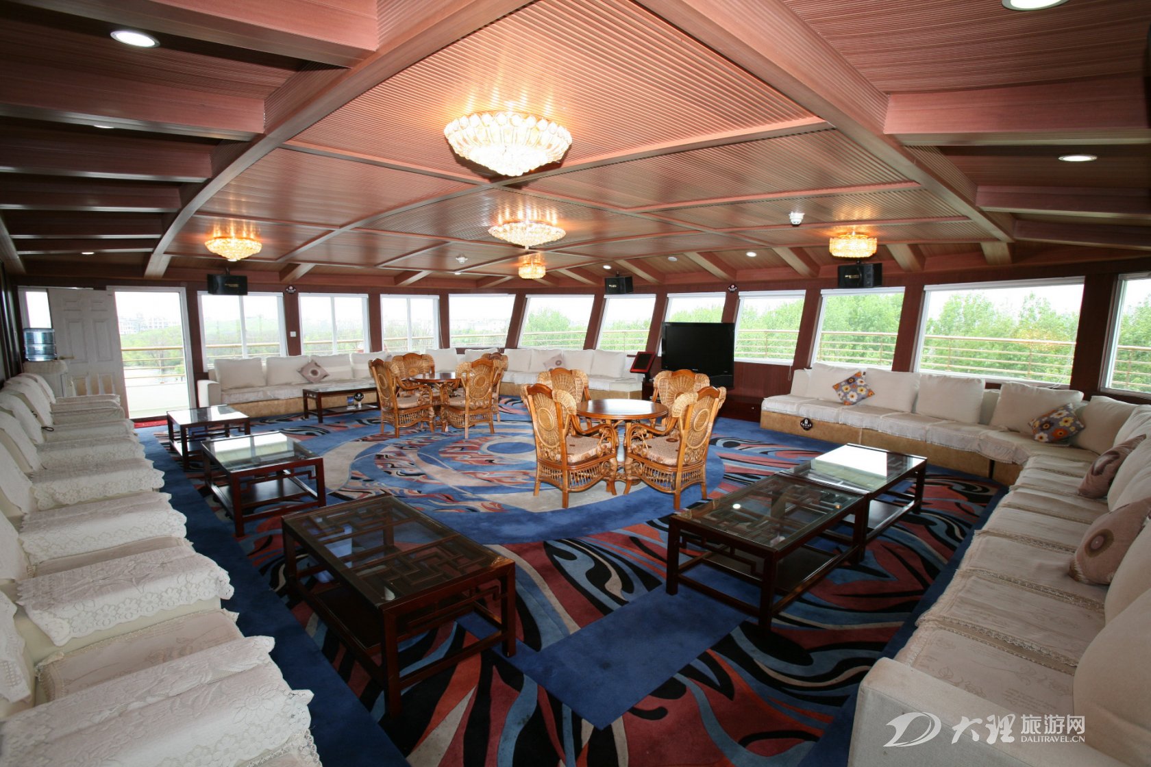 洱海游船内部设施